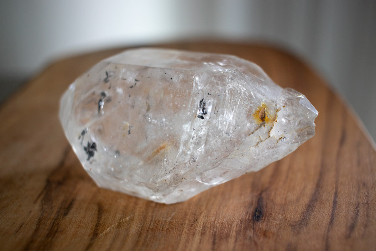 Unique collector’s enhydro quartz crystal with clear water chamber