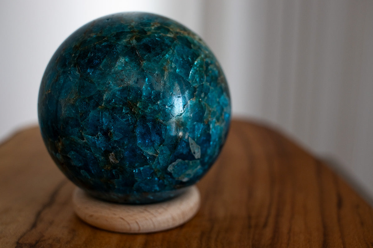 blue-apitite-crystal-sphere
